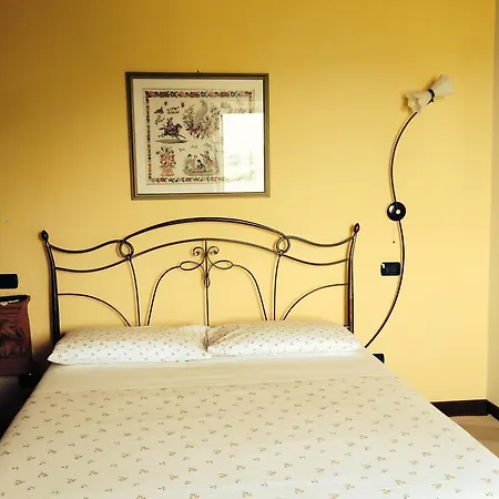 Verdesmeraldo B&B 친골리